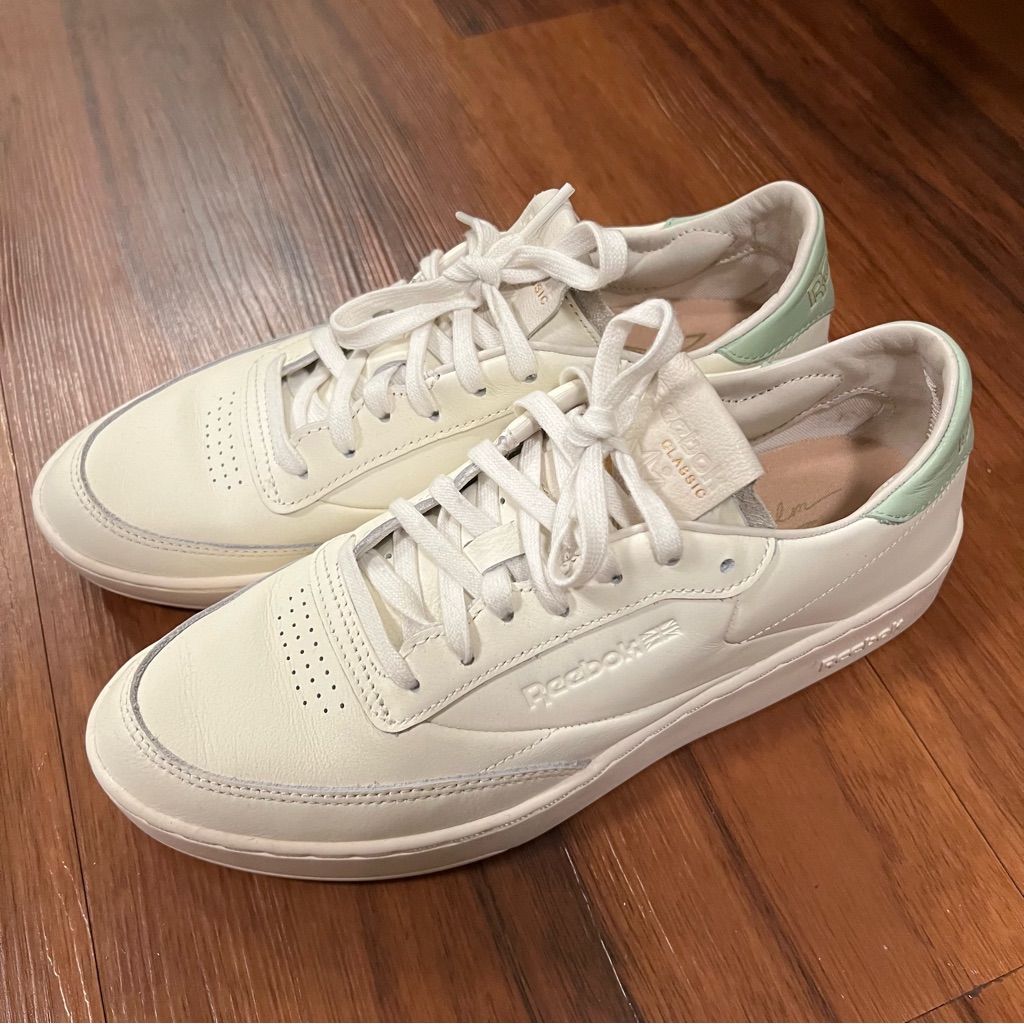 Like New Reebok Club C Clean Leather Sneakers Like New Reebok Club C Clean Leather Sneakers